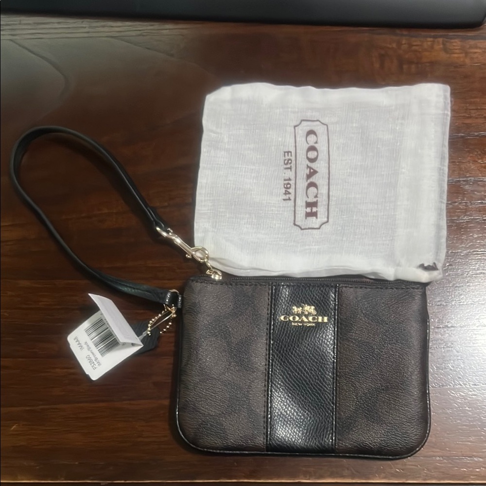 NWT Vintage Coach Black Wristlet